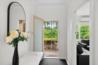 Ballarat Central Family Work Big Yard Sleeps 8 - 9