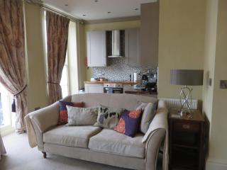 Hewlett Apartments - 3