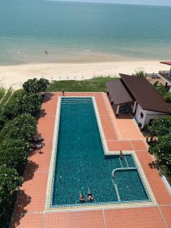 Khanom Beach Residence 1-Bedroom Ocean Front Condo - Khanom - 5