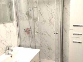 2 pièces cabine au pied des pistes avec balcon, cuisine équipée et services optionnels - FR-1-557-64 - Les Adrets - 6