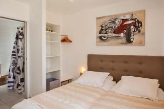 apart Levante shared swimming pool bbq - 2