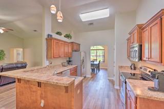 Sunny Coastal Getaway 5 Mi to Navarre Beach! - 8