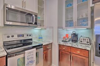 Lake LBJ Condo with Balcony and Shared Boat Docks - Horseshoe Bay - 2