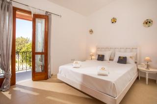 Emarmene Wine & Vineyard Retreat - 4