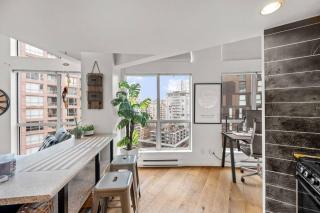 Beautiful Downtown Loft with full kitchen - Vancouver - 5