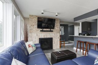 Condo at Blue Mountain on Ski Run Close to Village - 5