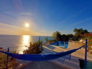 VILLE GIRASOLI "VILLA NELLA BAIA" with PRIVATE SWIMMING POOL - Tricase - 2