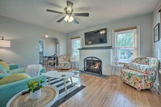 Benton Harbor Gracie Cottage with Hot Tub and Yard! - Benton Harbor - 0