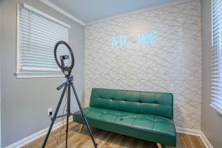 O-Amazing Home Spacious with Selfie Room Close to Downtown ATL - Atlanta - 7