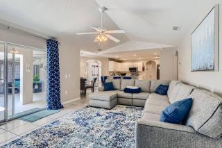 NEW Modern Relaxing 4 Bedroom Pool Villa Near Disney's Parks - 2