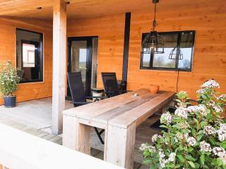 Buiten Huisje aan de Vaart 2 - 5