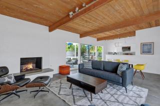 Mid Century Meiselman with Private Pool & Spa Permit# 3971 - 5
