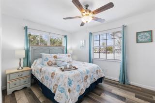 Beach and Boaters Delight! - 5