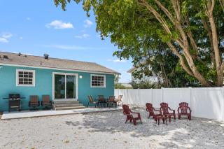 Beach and Boaters Delight! - Fort Myers Beach - 1