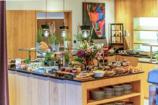 Wellness und Brunch Hotel MorgenZeit beheizter Naturpool mit Sandstrand Genuss Frühstück bis 13 Uhr Hochkönig Sommercard - Maria Alm am Steinernen Meer - 7