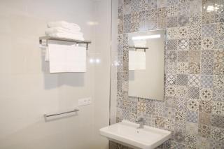 Baixo a Lua Rooming - Sarria - 1