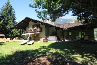 Chalet Falcon - Luxury Swiss Retreat with Hot-Tub - Bagnes - 4