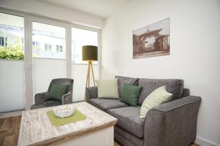 Terrasse, gratis Nutzung vom AHOI Erlebnisbad und Sauna in Sellin - Villa Karola FeWo 02 - Göhren - 4