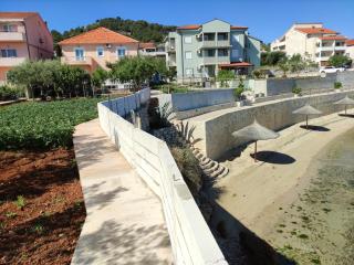 Apartments Lukacic - Tkon - 5