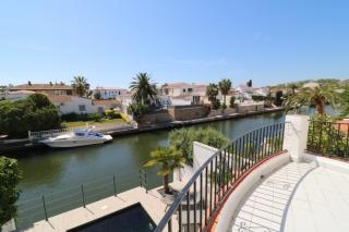 VALIRA 20D - Belle villa avec piscine sur canal - 9