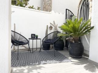 VALIRA 20D - Belle villa avec piscine sur canal - 2