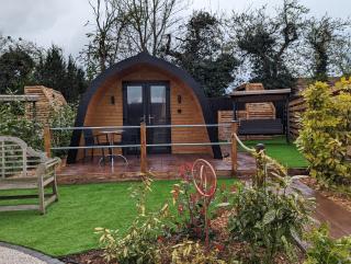 Peacock Lake Glamping - 9
