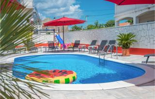 Nice Home In Turanj With Jacuzzi - Turanj - 8