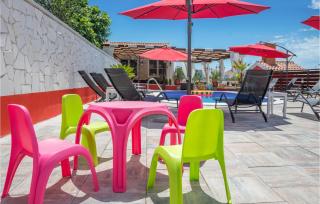 Nice Home In Turanj With Jacuzzi - Turanj - 4