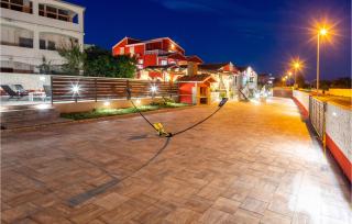 Nice Home In Turanj With Jacuzzi - Turanj - 3
