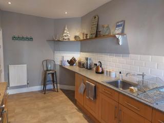 Llandudno apartment, quirky pub with tropical beer garden - Llandudno - 7