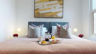 Findon House- Spacious 3BR, contractor, relocations friendly,10mins from GATWICK Airport, free parking, WIFI, garden - Crawley - 9