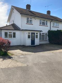 Findon House- Spacious 3BR, contractor, relocations friendly,10mins from GATWICK Airport, free parking, WIFI, garden - Crawley - 8