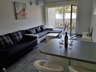 SUMMER HOLIDAY Apartments - 1