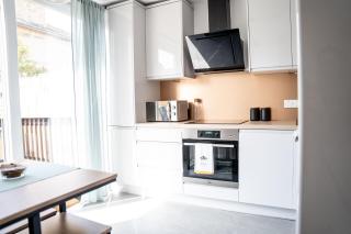Luxurious Two Bedroom Apartment with Private Parking - Perth - 5