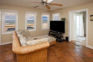 Seaside Serenade - 8