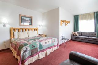 North Park Inn & Suites - 8