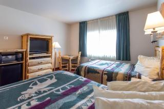 North Park Inn & Suites - 6