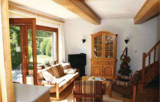 Beautiful Home In Lengenfeld-Plohn - 3