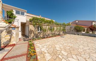 2 Bedroom Gorgeous Apartment In Vir - Vir - 6