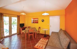 Awesome Apartment In Izola With Wifi - 4