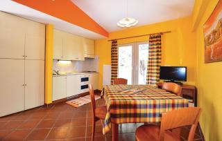 Awesome Apartment In Izola With Wifi - 3