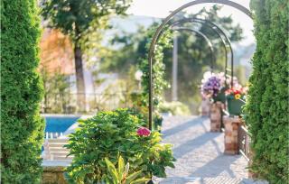 Pet Friendly Apartment In Herceg Novi - 9
