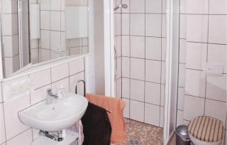 1 Bedroom Amazing Apartment In Settin - Settin - 1