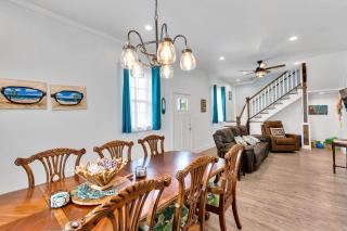 Sea-Esta Completely Renovated 2 Story Home Only 1,5 Blocks to the Beach! home - Galveston - 3