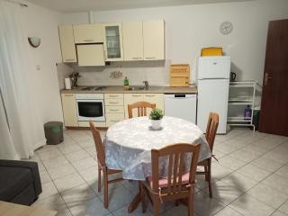 Apartments Vodarić Loznati - Cres - 1