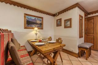 Grepon -City Center - Free Swimming pool, Sauna, Gym - Free Parking - By Cozee Rentals - Chamonix-Mont-Blanc - 3