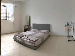 Johor Bahru 6 Bedrooms Corner House: Big & Comfort - Johor Bahru - 1