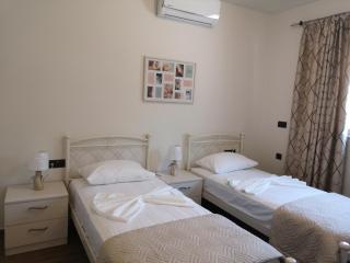 SUNNY HOLIDAYS APARTMENT - Kremasti - 8