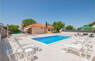3 Bedroom Awesome Home In Vinjani Donji - Crna Gora - 9