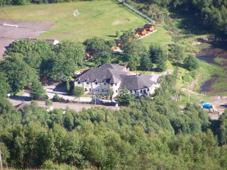 MacDonald Hotel & Cabins - 3